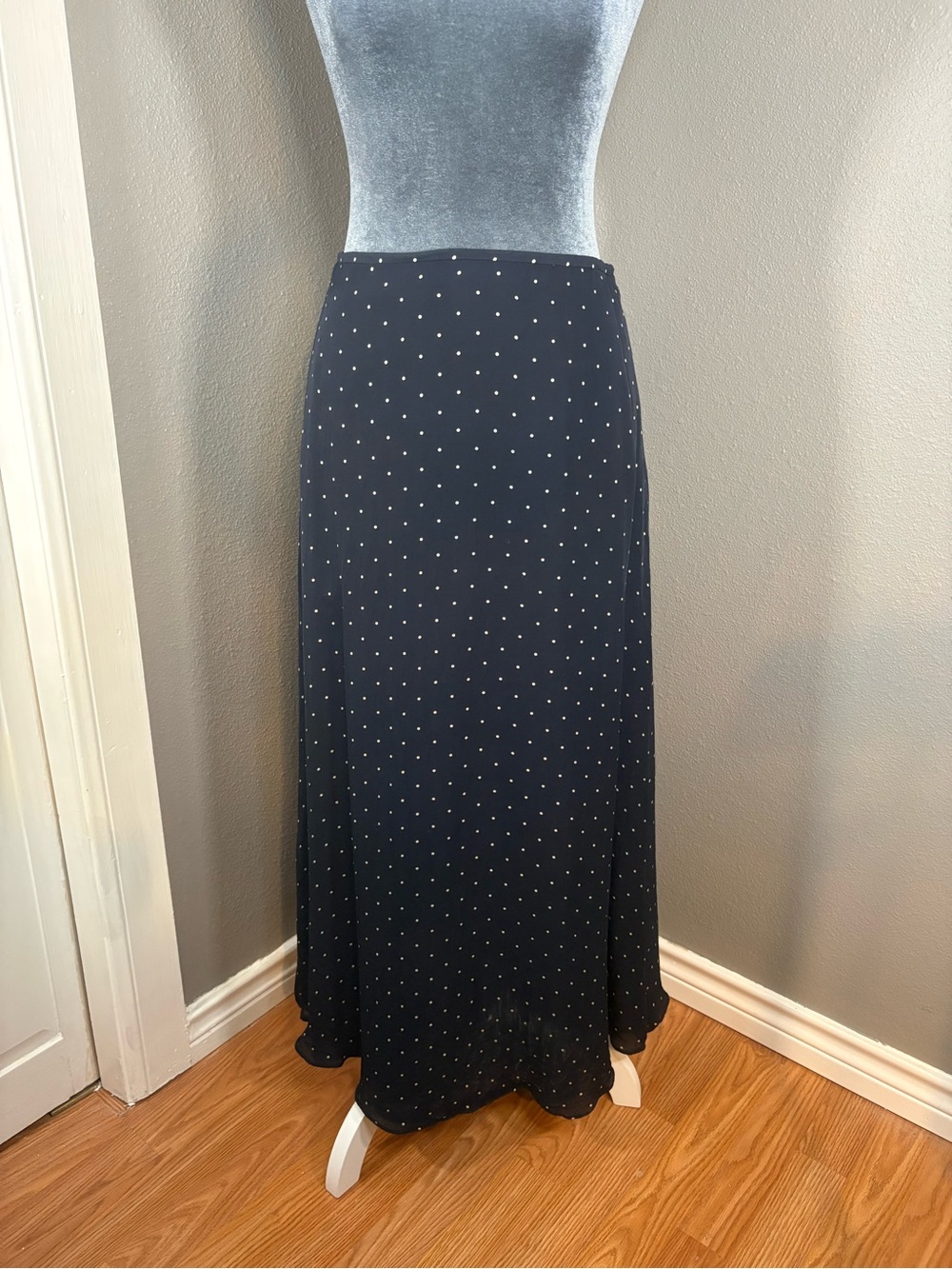 Ralph Lauren Polka Dot Maxi Skirt 100% Silk Size 6 Deep Navy White - Picture 3 of 11